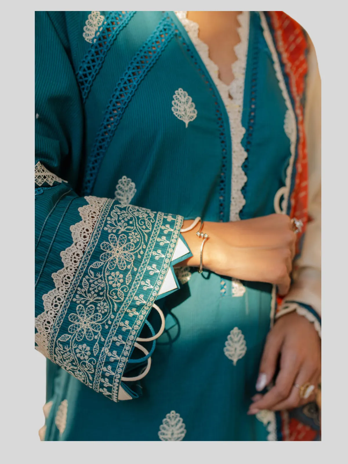 Zellbury 3-PC Cotton Unstitched Chikankari Suit - Image 3