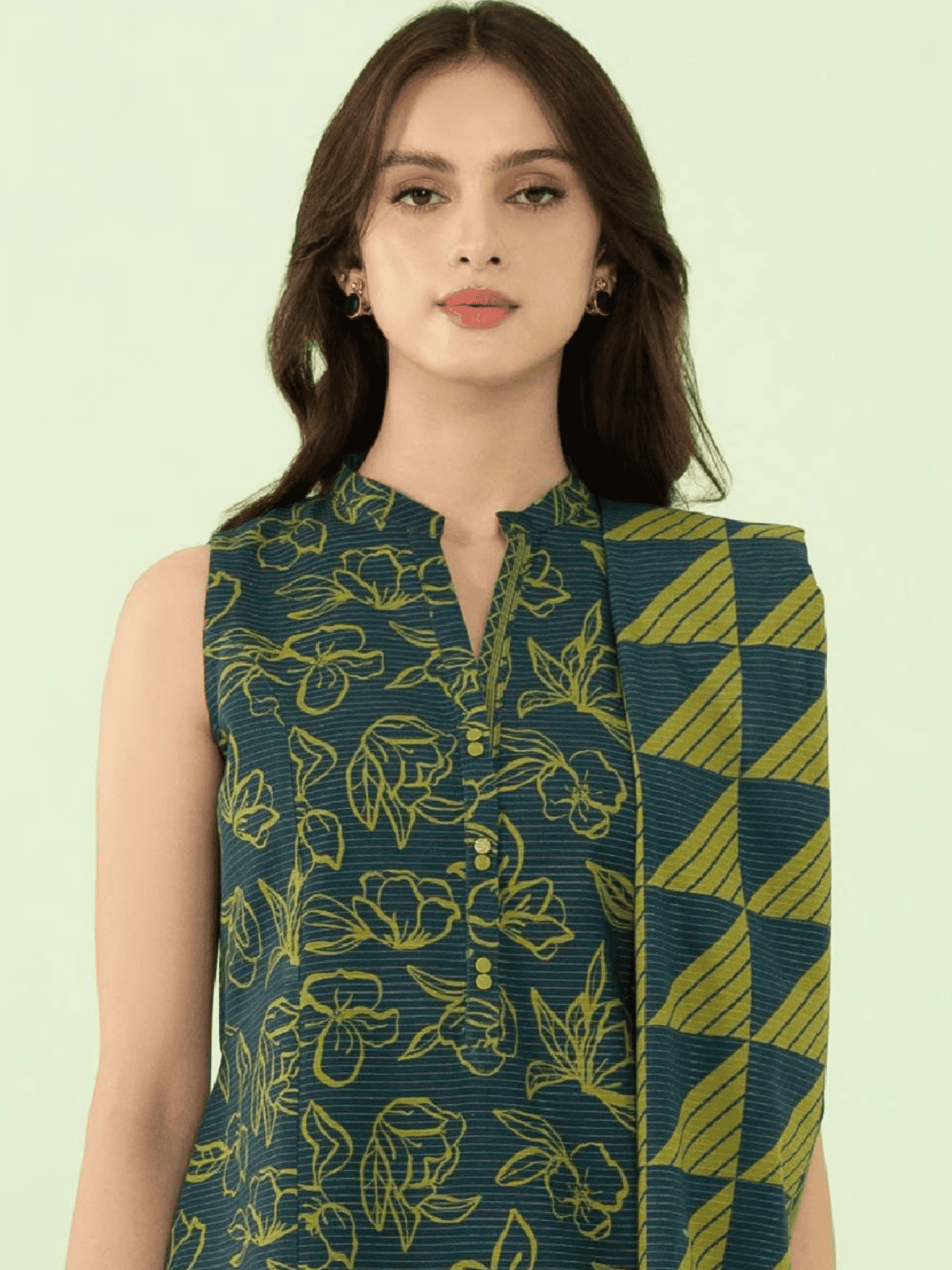 SAPPHIRE 🌙EID COLLECTION (Eid sy pehly Eid) Sapphire Vol.5 Printed Unstitched 3-PC Lawn Suit (LIMITED OFFER) - Image 2