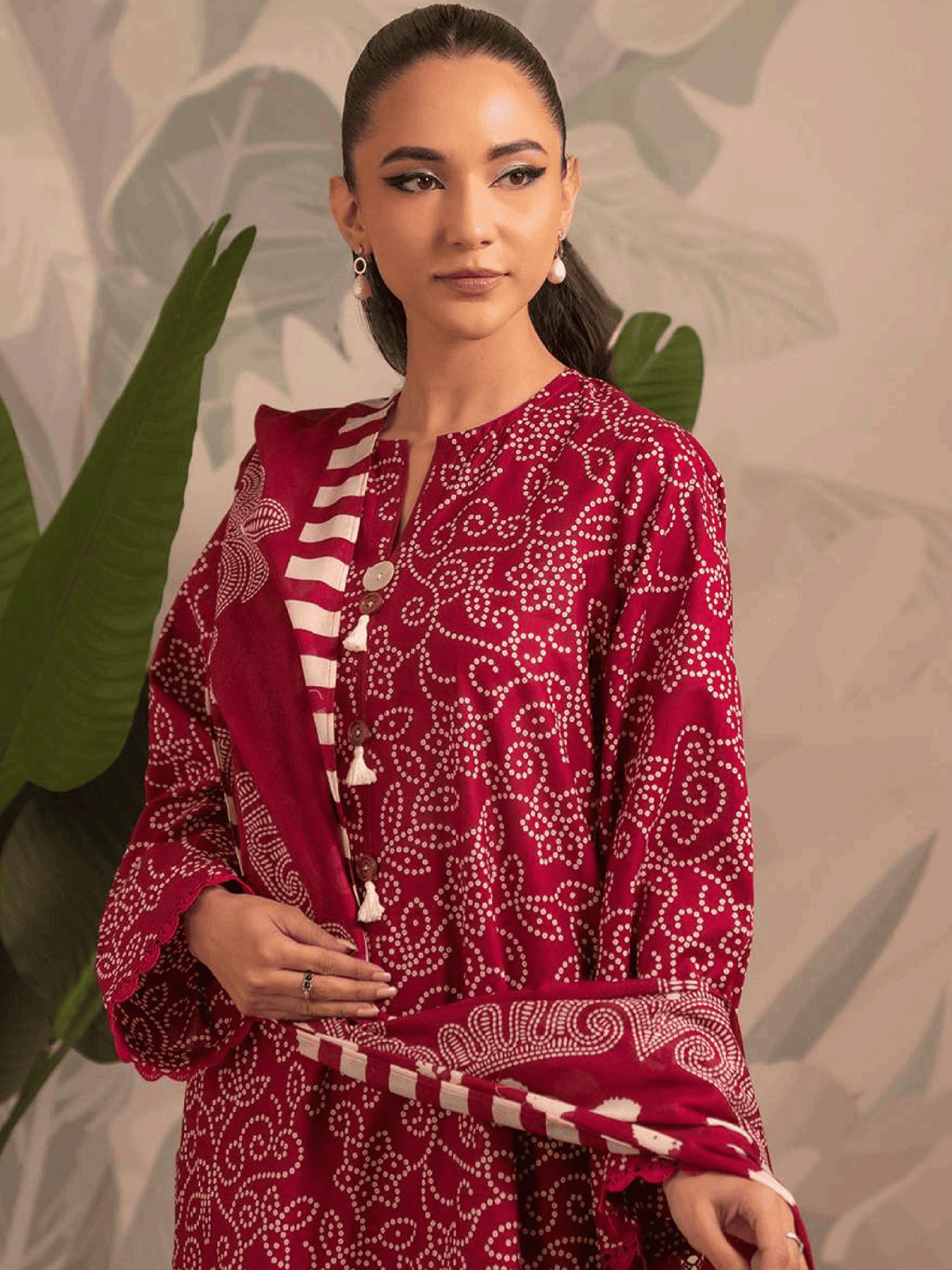 BEYOND EAST 🌙EID COLLECTION (Eid sy pehly Eid) Beyond East (Beena) Vol.1 Printed Unstitched 3-PC Lawn Suit (LIMITED OFFER) - Image 3