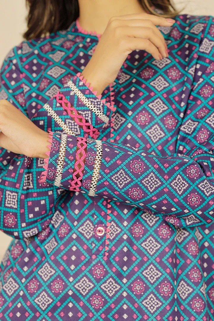 SAYA 3-PC Printed Unstitched Lawn Suit - Image 3